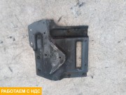 Кронштейн усилителя переднего бампера левый