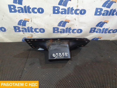 Кронштейн траверсы правый