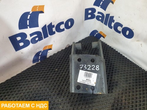 Кронштейн переднего амортизатора левый