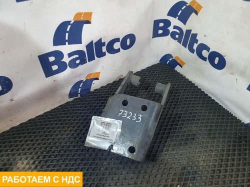 Кронштейн переднего амортизатора правый