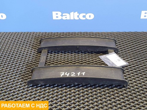 Крепление аккумулятора