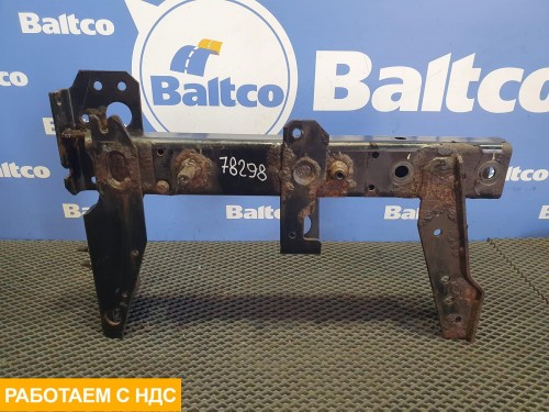 Кронштейн крепления крыла правого